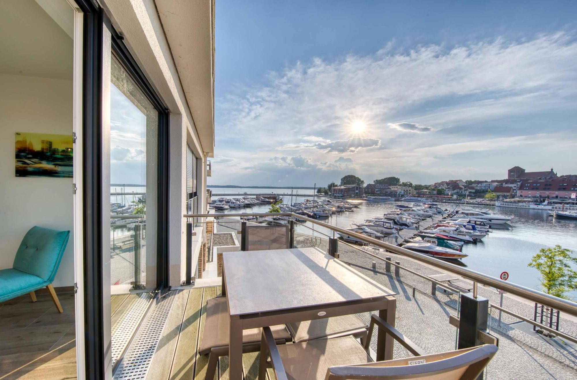 Mueritz Utkiek - Apartment Mit Seeblick & Balkon In Der Hafenresidenz Варен Экстерьер фото